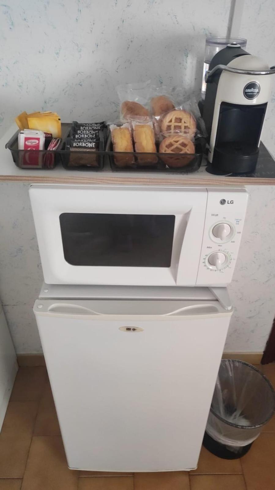 B&B La Pace Ardea Bagian luar foto