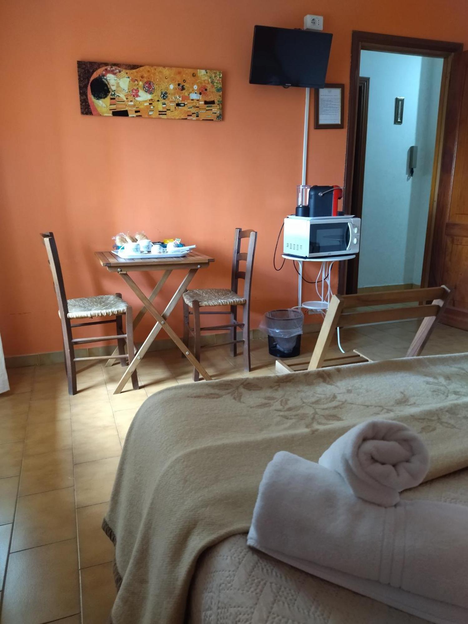 B&B La Pace Ardea Bagian luar foto